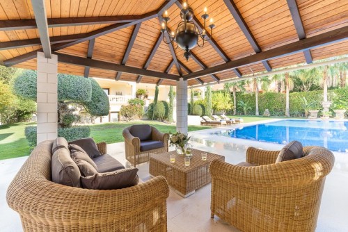 Refréscate entre dos saltos a la piscina Vous rafarichir entre deux plongeons