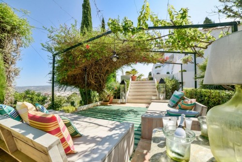 Frescura a la sombra de las buganvillas La fraicheur à l'ombre des bougainvilliers