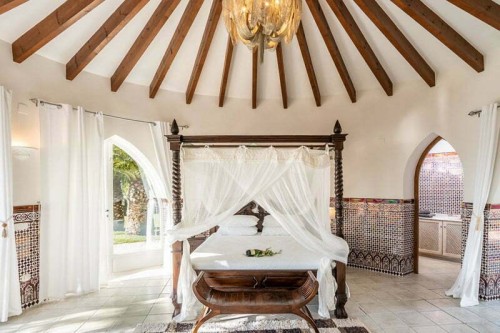 La hermosa suite con jardín privado La magnifique suite privée dans le jardin