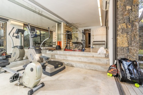 Su gimnasio y Hammam Sa salle de sport et son hamam