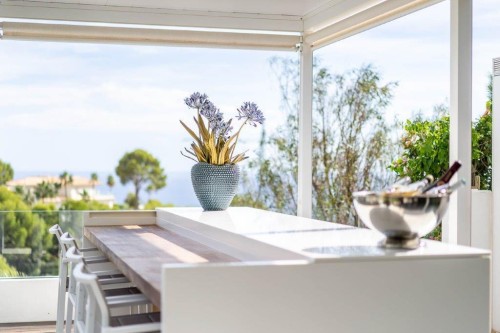 Tomar un cóctel con tus amigos Prendre un cocktail avec vos amis